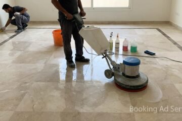 كيف تستعيد بريق أرضيات منزلك؟ دليل شامل لتقنيات جلي البلاط المتقدمة في الرياض